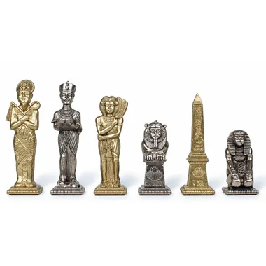 Egyptiske skakbrikker i guld og sølv, konge, dronning, sfinks og obelisk