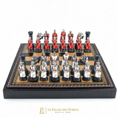Ensemble Templier II sur échiquier similicuir noir, pièces en résine peintes