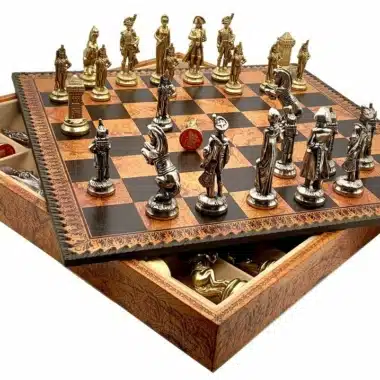 Alternative view of Stort Napoleon II Skakspil med Skakbræt og Opbevaring i Metal