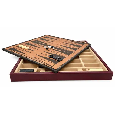 Omvendt bræt viser bordeaux og sort backgammon-side med terninger og brikker