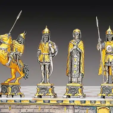 Ensemble "Napoléon Bonaparte et le Tsar Dimitri" Echiquier et Jeu d'Echecs en Bronze, Onyx et Or 24 Carats