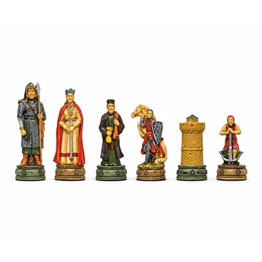 Camelot skakspil i resin, brikker fra en side stillet op sammen