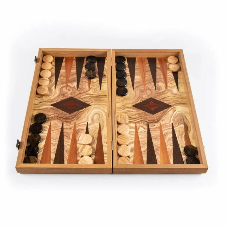 Backgammon i Oliventræ