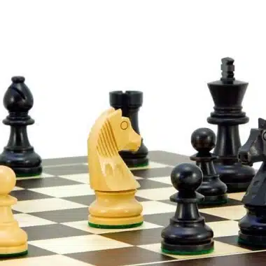 Ensemble "Classic Wenge" Echiquier en Wenge et Erable & Jeu d'Echecs en Buis Ebonisé