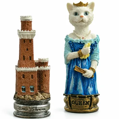 Kat-skakbrikker, den kronede hvide dronning ved siden af et slotstårn