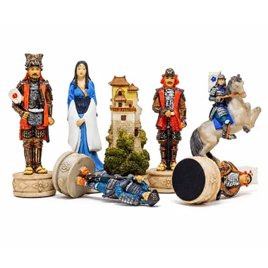 Samurai-skakbrikker med tårn og dronning, detalje af malede figurer