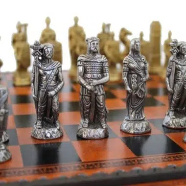 Alternative view of Romerne vs Barbarerne VII Skakspil Skakbræt i Kunstlæder med Opbevaring og Metalfigurer