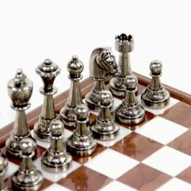 Jeu d'Échecs Staunton - Échiquier en Bois et Albâtre avec rangement intégré & Pièces en métal