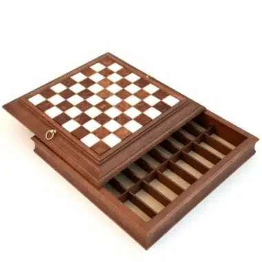 Jeu d'Échecs Staunton - Échiquier en Bois et Albâtre avec rangement intégré & Pièces en métal