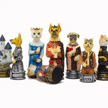 Alternative view of Skakspil med Hunde og Katte i Resin og Skakbræt i Kunstlæder Bordeaux og Guld