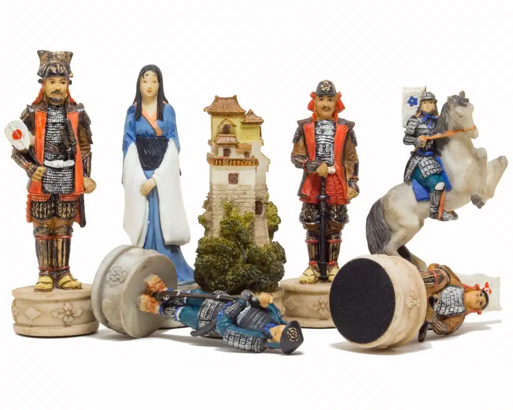 Skakspil Samurai i Resin Håndmalet med Skakbræt i Guld og Blåt Kunstlæder - Billede 2