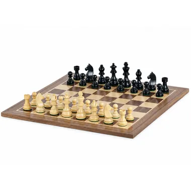 Ensemble jeu d'échecs Chevalier Allemand avec échiquier en érable et noyer, vue d'ensemble
