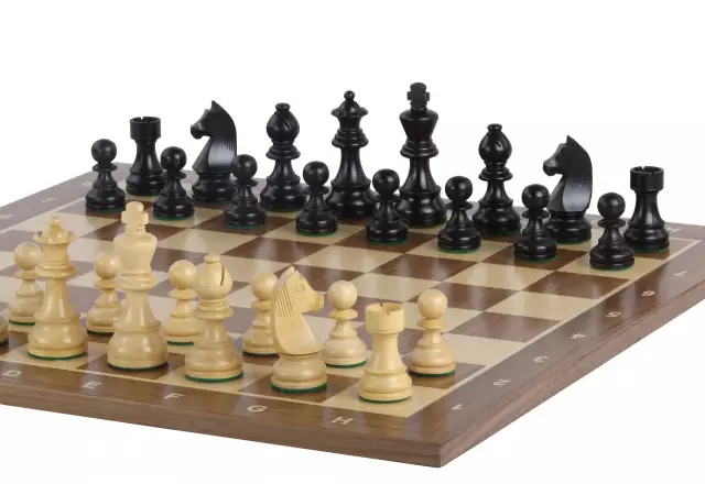 Ensemble Pieces d'Echecs en Bois de Buis et Echiquier Alphanumérique