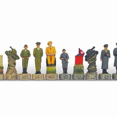 Pièces d'échecs Seconde Guerre mondiale, ensemble complet des deux camps aligné