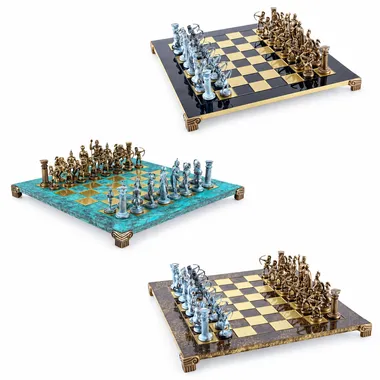 Komplet skakspil, tre visninger af brættet og brikker i bronze og blå patina