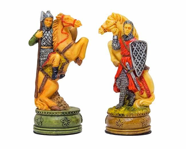 Camelot skakspil - Håndmalede brikker i resin på skakbræt i lyng- og ahorntræ, grøn - Billede 4