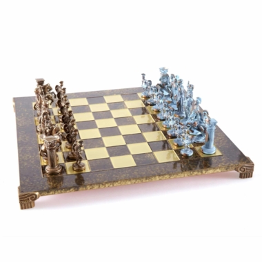 Alternative view of Græsk-romersk skakspil i metal – Bronze og blå brikker med skakbræt i metal 44 x 44 cm og opbevaringsboks