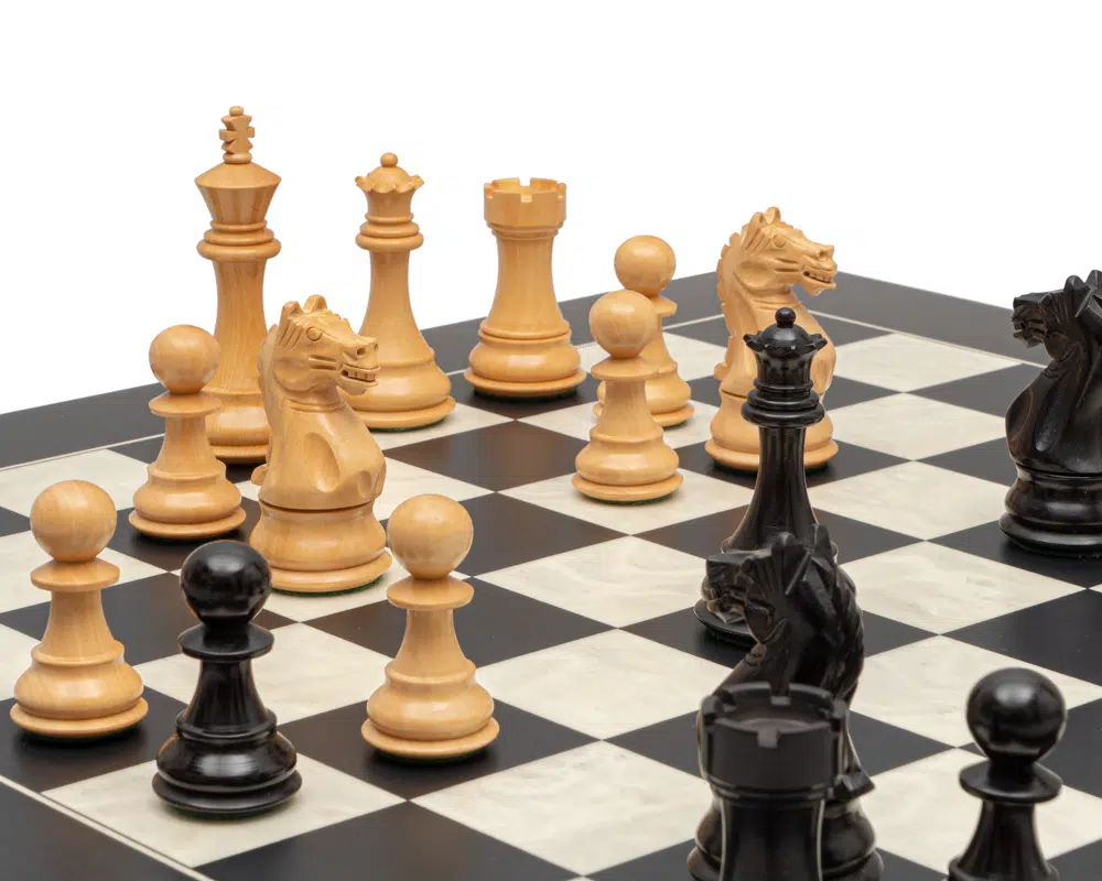 Ensemble de Jeu d Echecs Noir et Blanc : Pieces Echecs en Bois de Buis Ebonise et Echiquier en Bois d'Erable