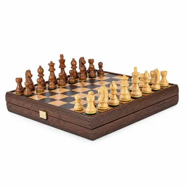 Sidevinkel af skakspil Valnød 40x40 cm, elegante Staunton-brikker - Le Palais Des Echecs