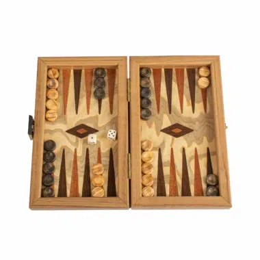 Lille Backgammon i Naturkork med Kubisk Design - Træbrikker